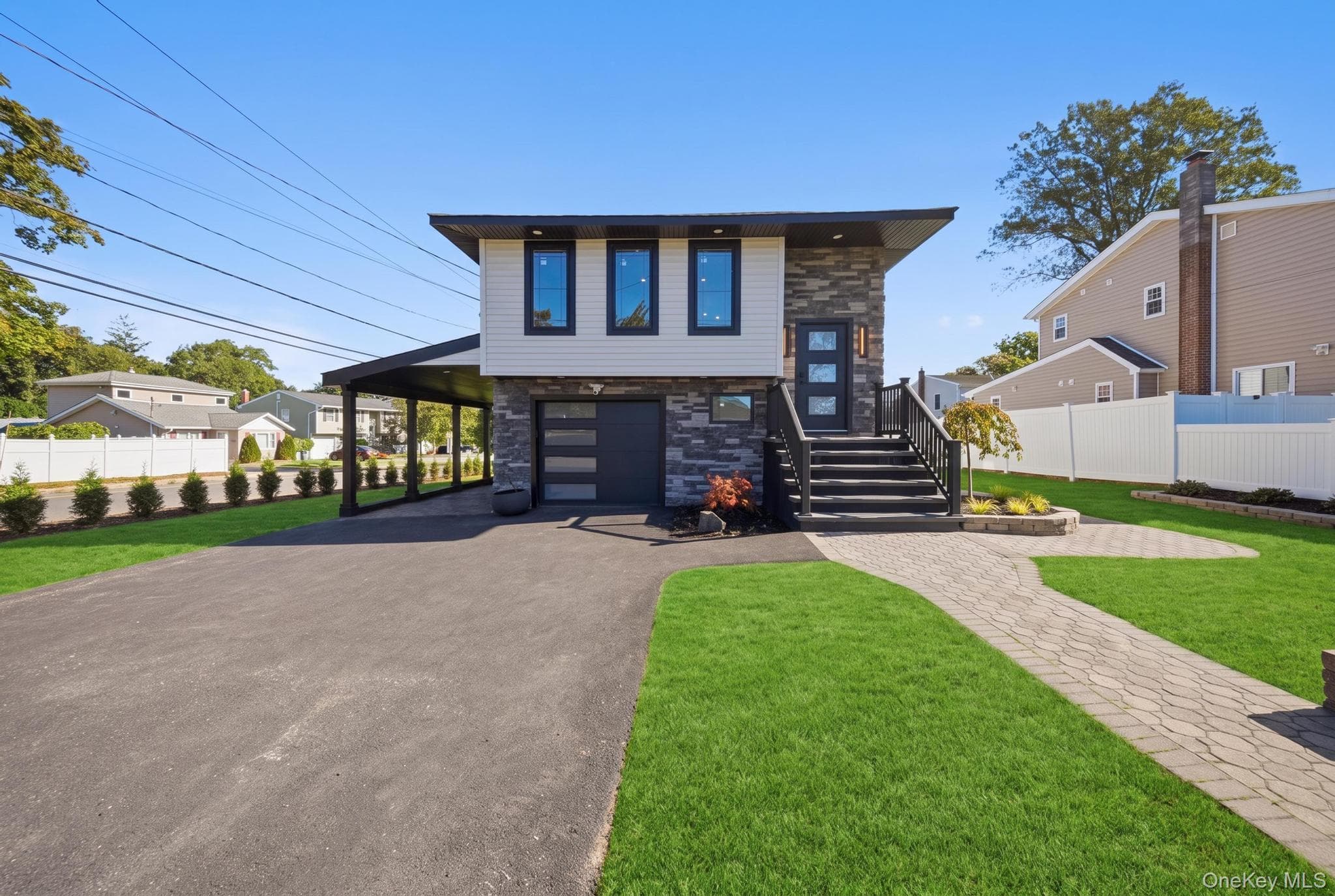 103 W 2nd Street, Ronkonkoma