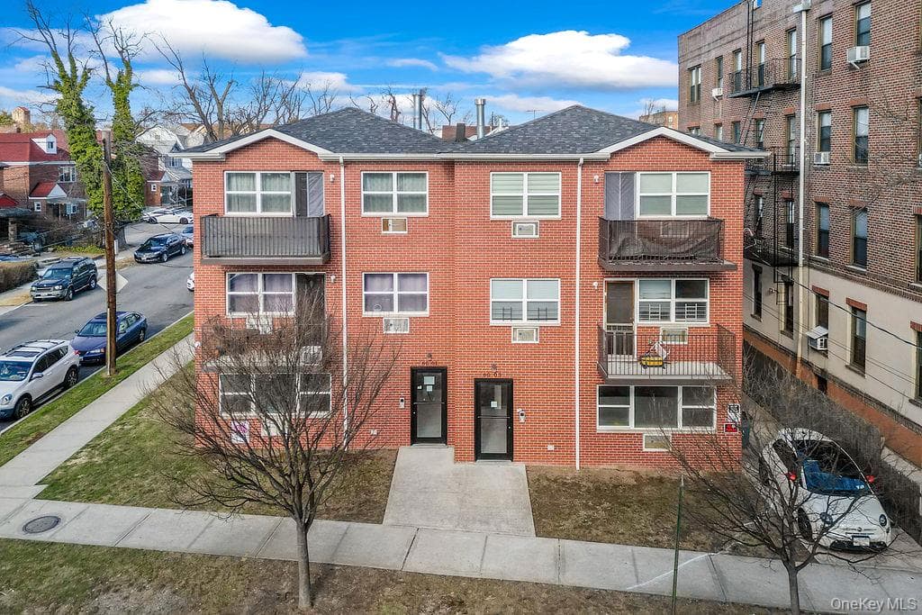 16003 Sanford Avenue, Flushing