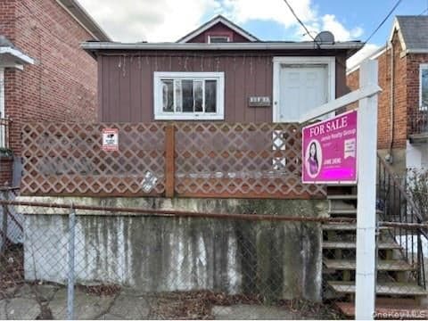 124-12 7th Avenue, College Point