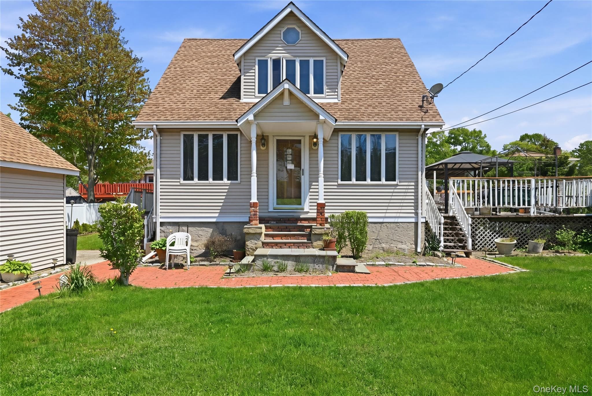 418 Myrtle Avenue, West Islip