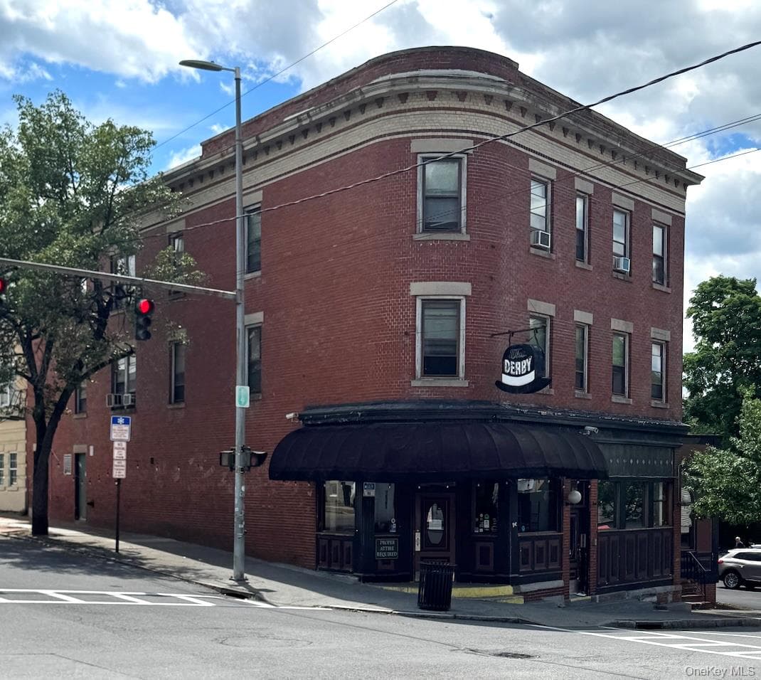 96 Main Street, Poughkeepsie
