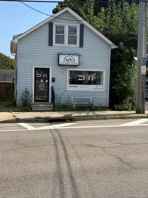 424 W Main Street, Patchogue