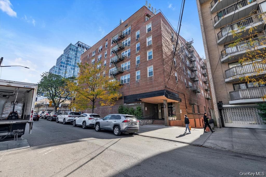 134-54 Maple Avenue Unit: #2S, Flushing