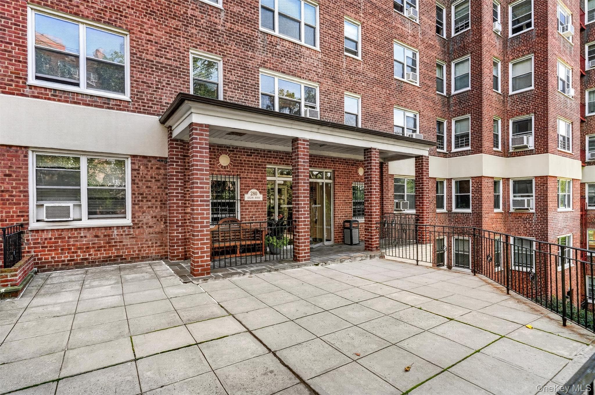 280 Collins Avenue Unit: 1A, Mount Vernon