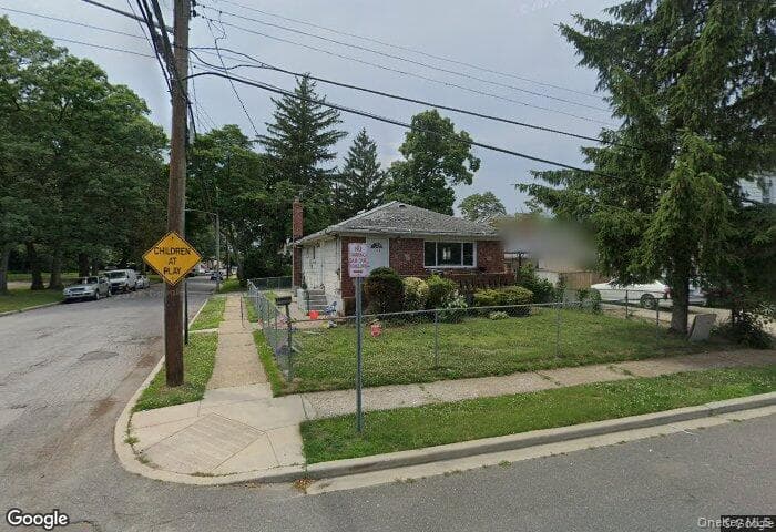 120 Newbold Avenue, Valley Stream