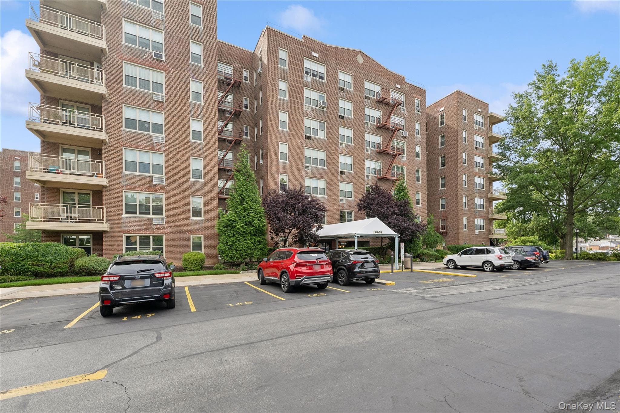 23-35 Bell Blvd. Blvd Unit: 4H, Bayside
