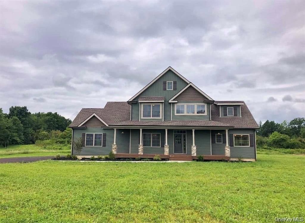 23 Sunset Lane, New Hampton