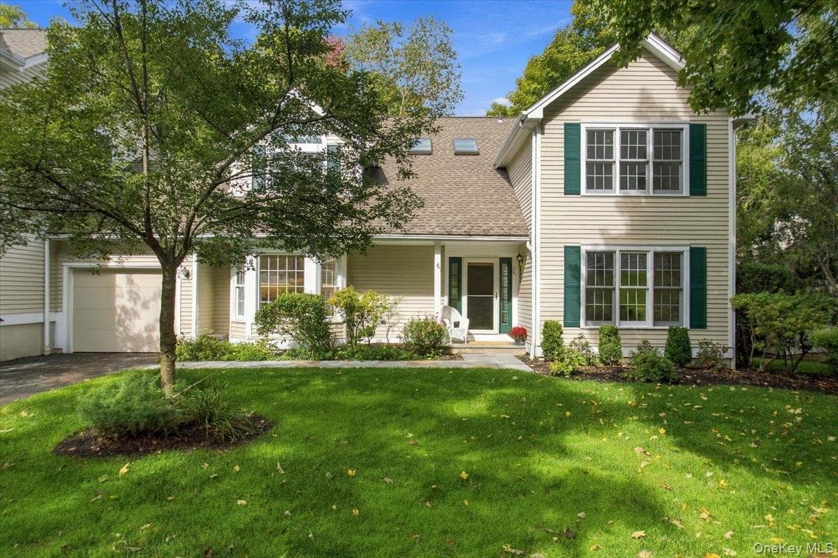 34 Old Town Crossing, Mount Kisco