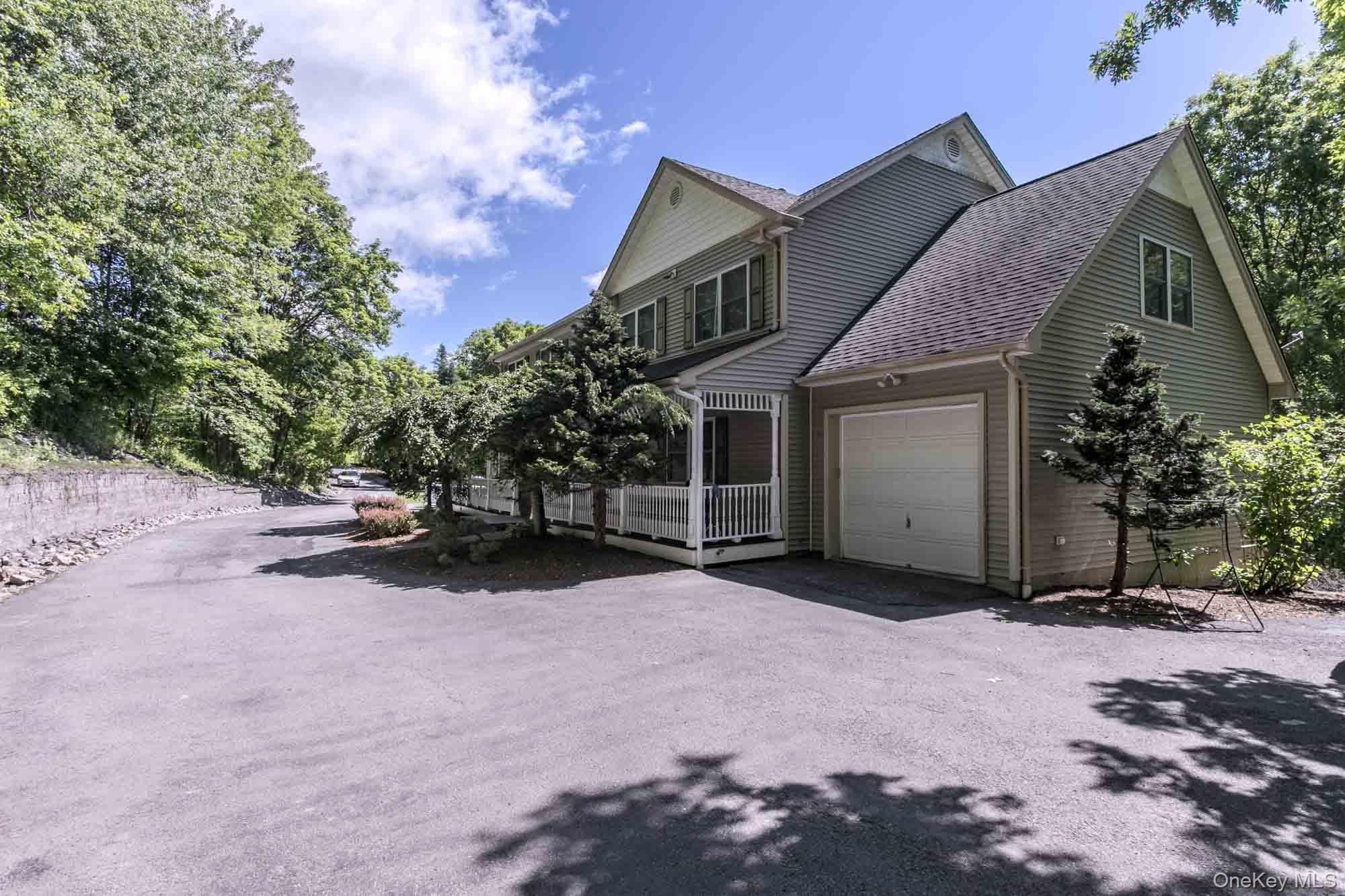 860 Route 284, Westtown