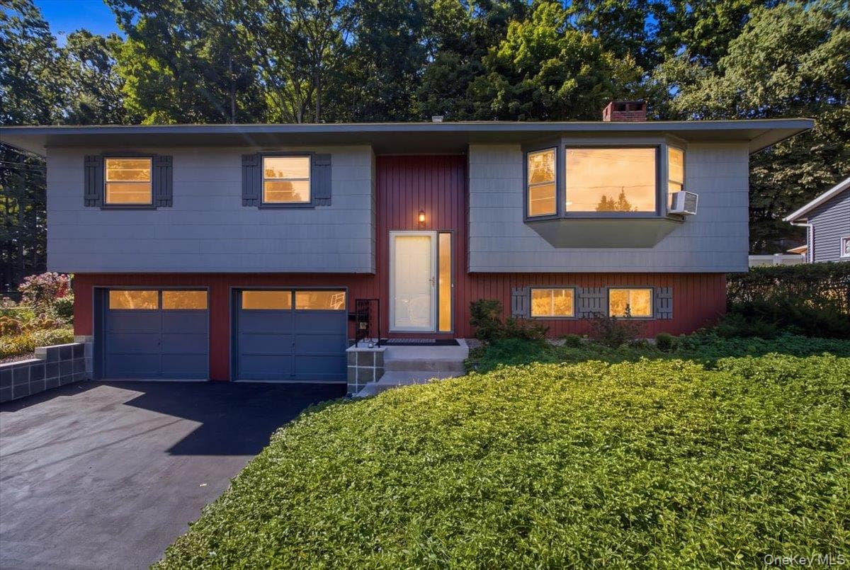 66 Lamb Avenue, Saugerties