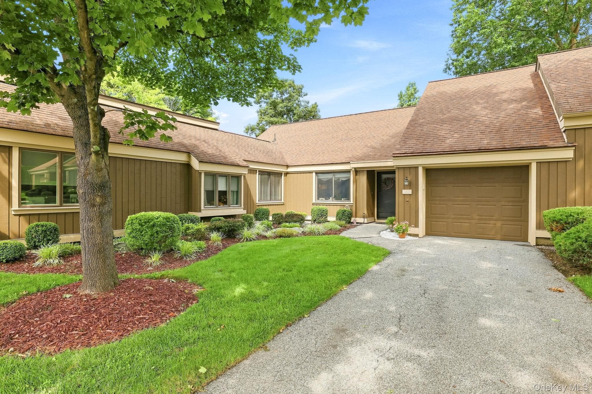 590 Heritage Hills Unit: B, Somers