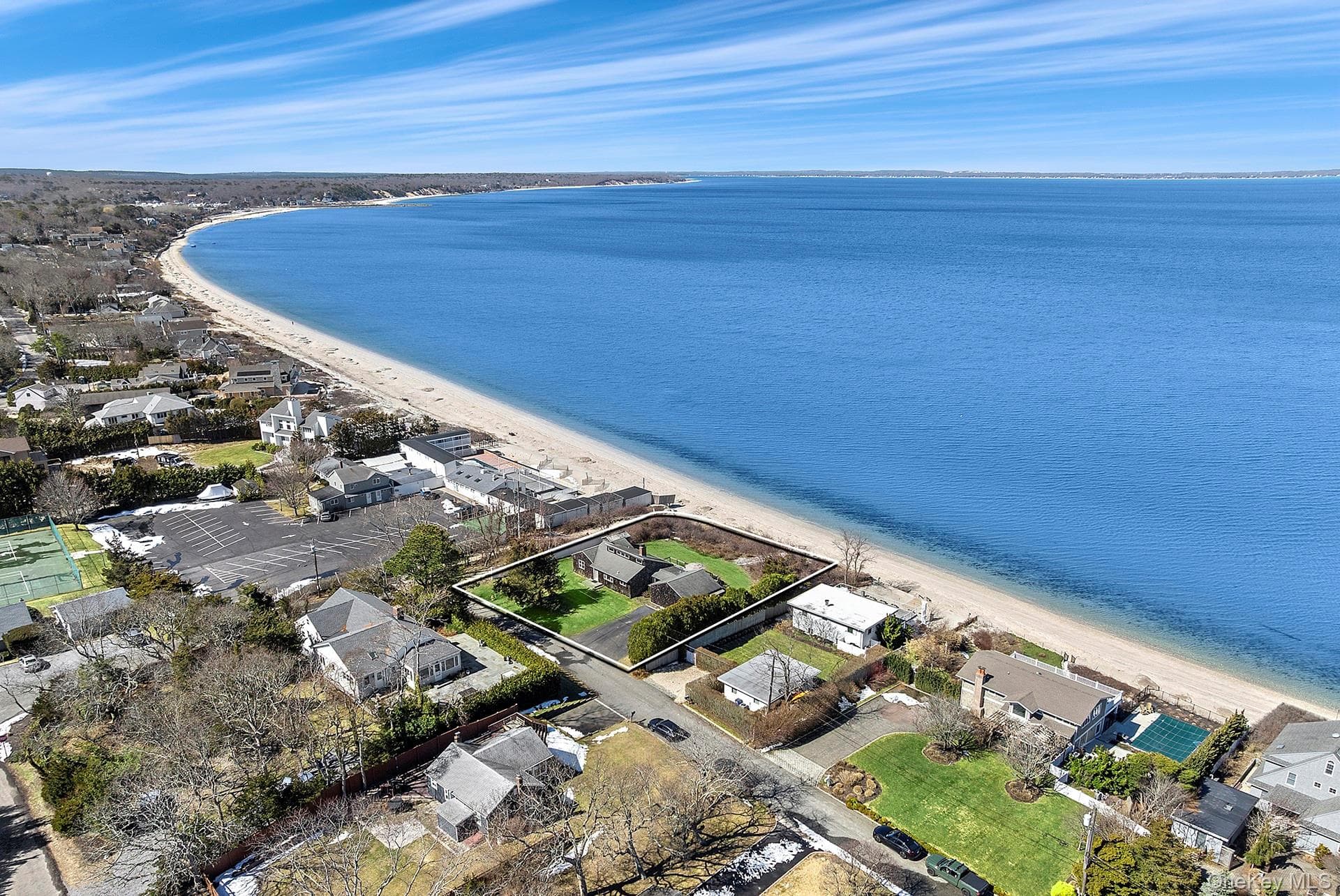 22 Peconic Crescent, Hampton Bays