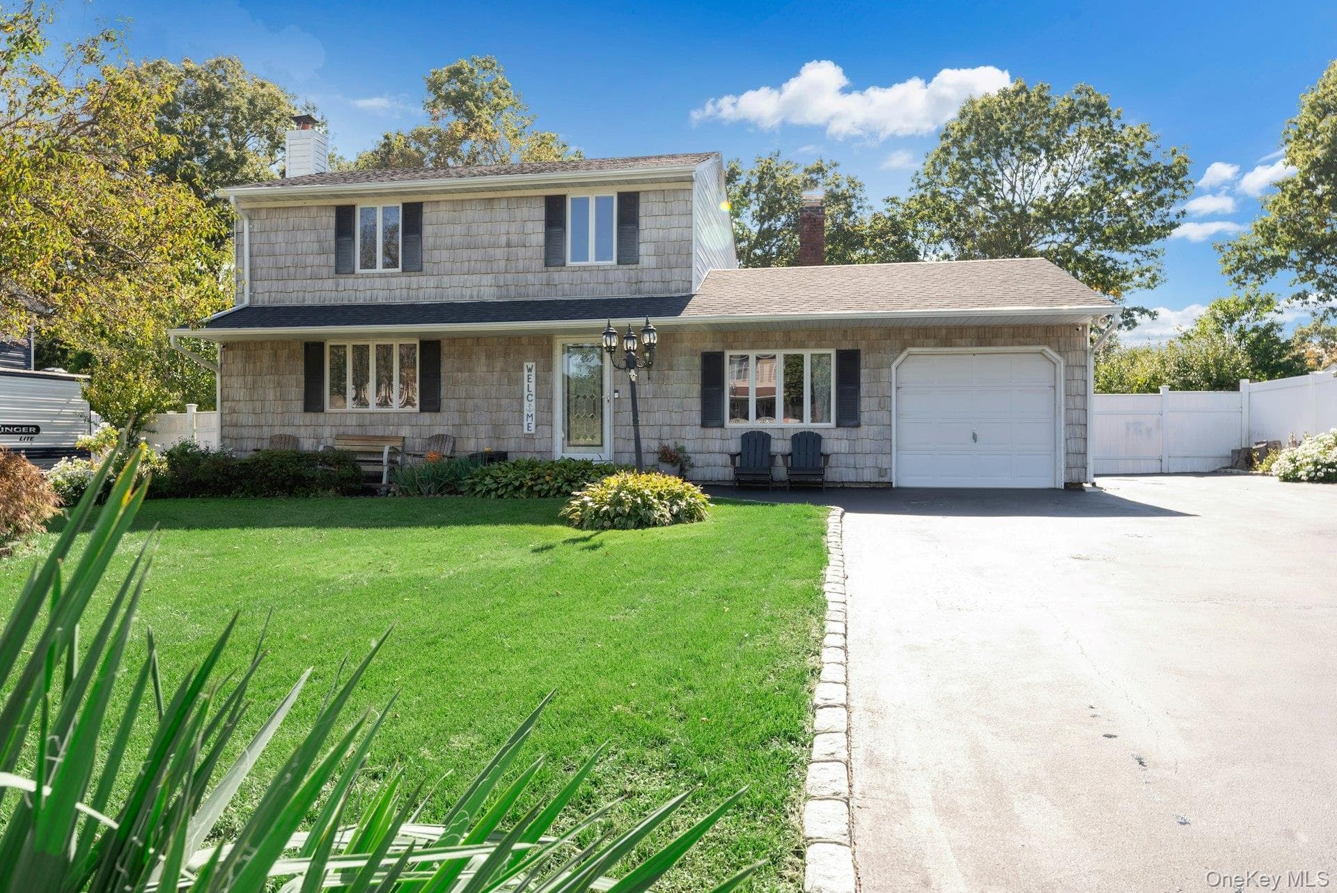 16 Hilltop Lane, Ridge