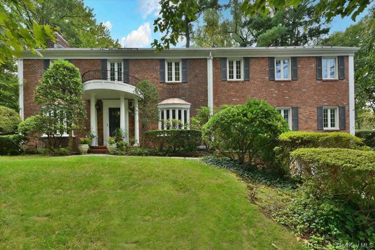 9 Dorset Road, Great Neck