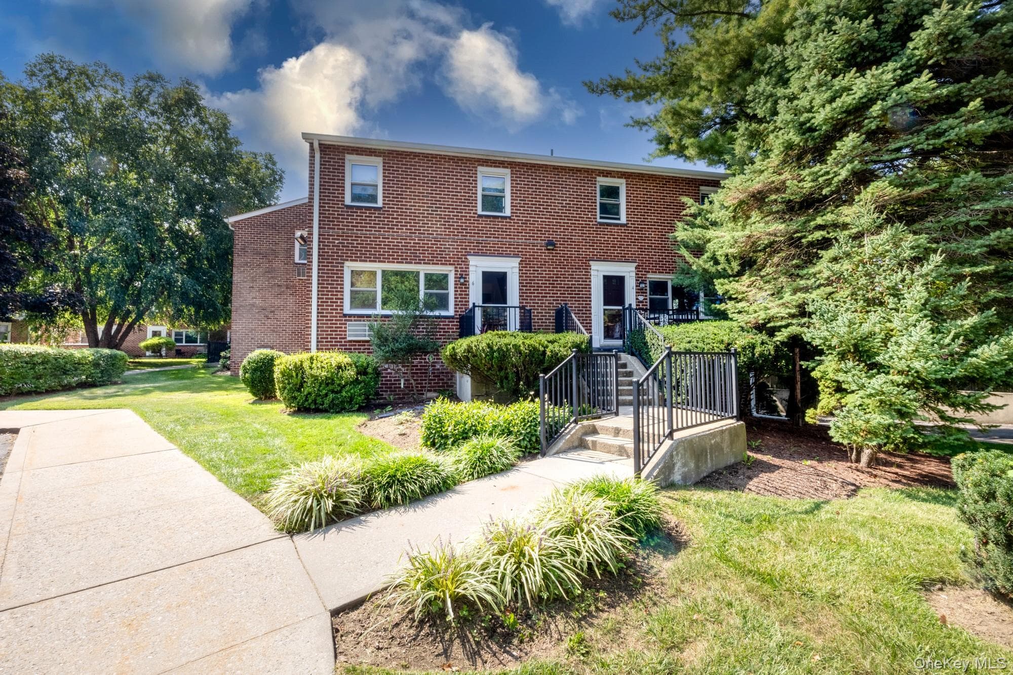 4 Charter Circle Unit: 4, Ossining