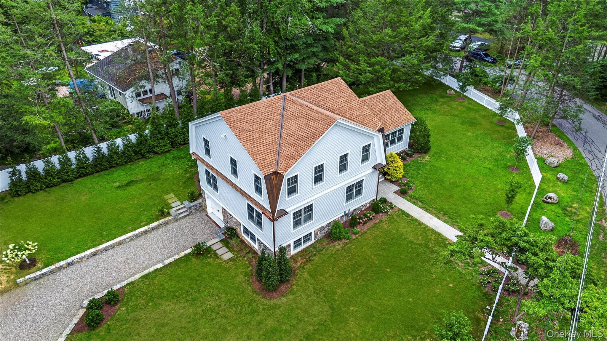 21 Twin Lakes Road, South Salem