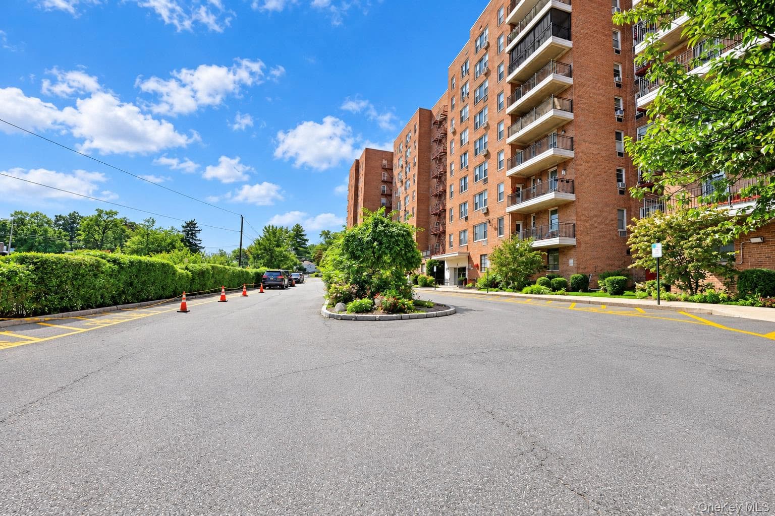 245 Rumsey Road Unit: 8R, Yonkers
