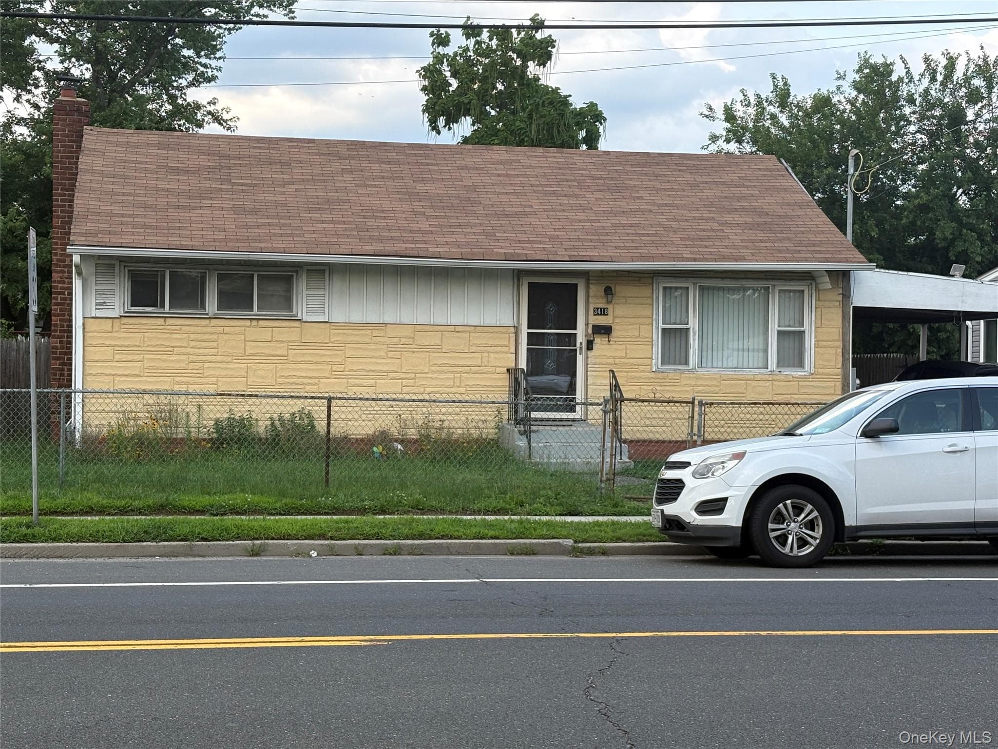 3418 Great Neck Road, Amityville
