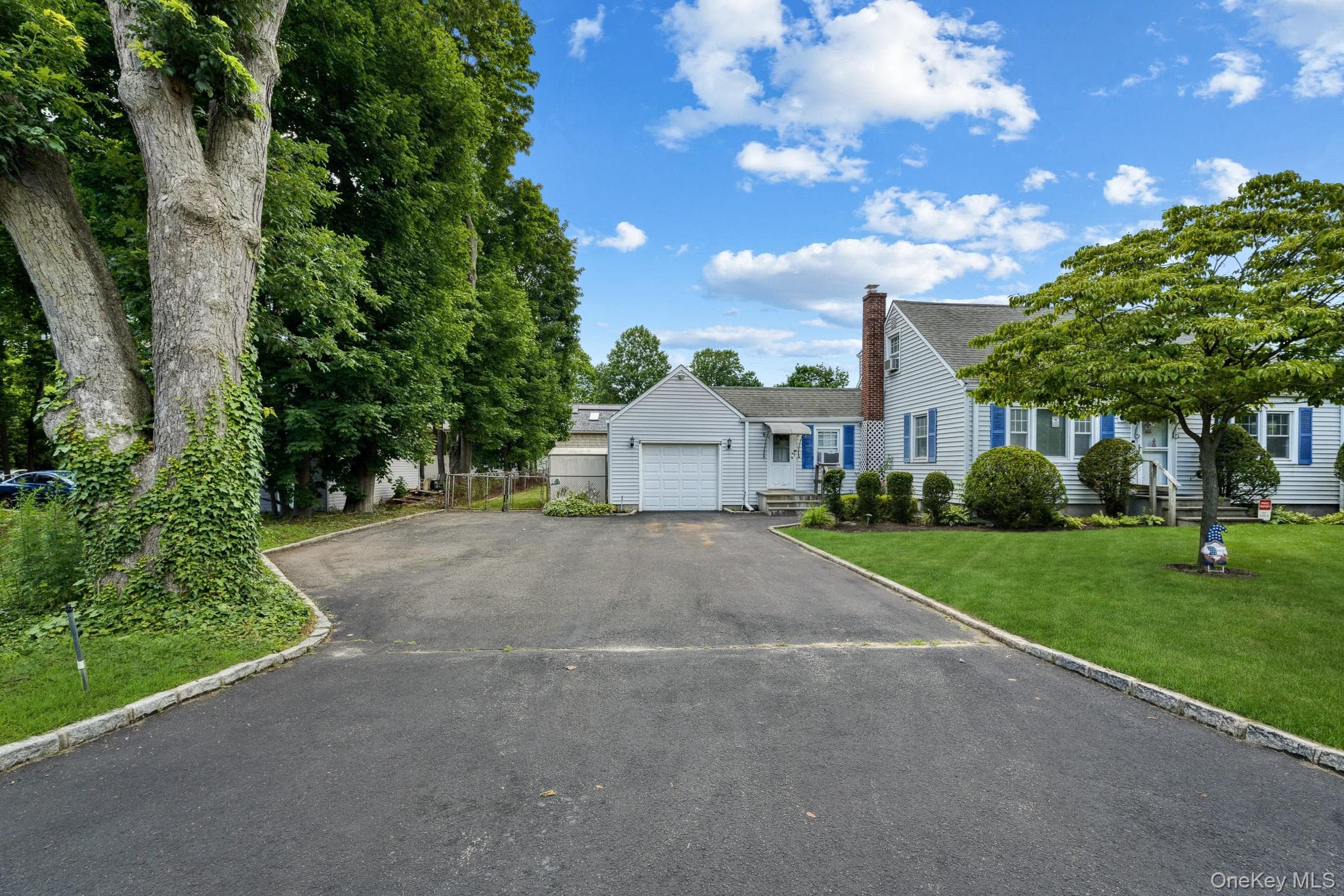 1547 Walt Whitman Road, Melville